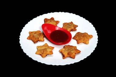 Kıtır Yıldız Şeklinde Kabarık Domates soslu Aloo Puff Pastası Parlak Kara Mermer - Karşı konulamaz Çay Saati Şımarıklığı!