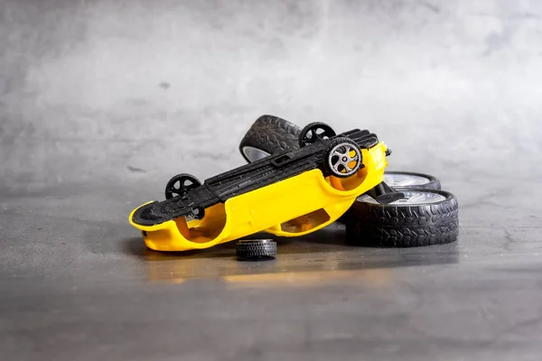 Toy Car Model Accident Overturned Composition Side View Traveling Accident — Stock Photo, Image