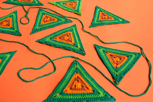 Triangolo Uncinetto Schemi Colori Verde Arancione Una Corda Verde All — Foto Stock