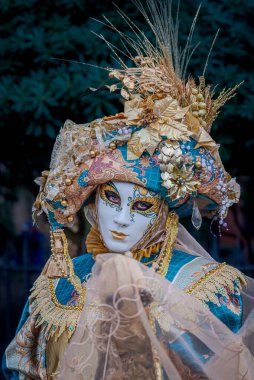 Venedik 'te İtalya' daki Karnaval sırasında dekoratif maske, yakın plan.