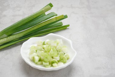 Taze pırasa, yiyecek malzemesi.