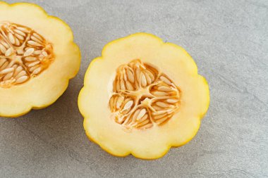 Blewah, Cantaloupe veya Salatalık melo, Endonezya 'da sıklıkla Ramadhan aylarında ferahlatıcı içecek olarak kullanılan bir karpuz türüdür..