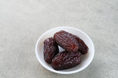 Taze Medjool Meyve Servisi. Ramazan yemekleri