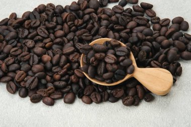 Kavrulmuş kahve çekirdeği, dokulu arka plan.