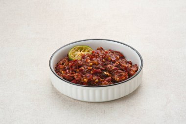 Sambel ya da Sambal Terasi Endonezya 'da popüler olan geleneksel yemektir. Domates, acı biber, tuz, şeker, sarımsak, arpacık soğanı ve karides ezmesinden yapılır (terasiden).).