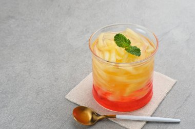 Es Blewah, kavun dilimleri, hindistan cevizi şurubu.. 