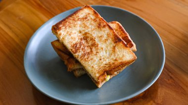 Roti Bakar Selai Srikaya, kaya reçelli kızarmış brioche.