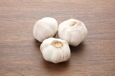 Taze sarımsak (bawang putih)