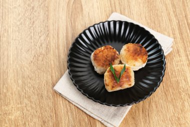 Wingko ya da Wingko Babat, Endonezya 'nın geleneksel çerezi rendelenmiş hindistan cevizi, glüten pirinç unu ve şekerden yapılır.. 