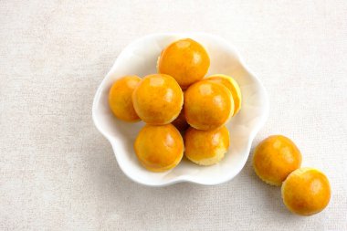 İçinde ananas reçeli olan nastar kurabiyeleri. Ramazan ve İdul Fitri ayı boyunca tanıdık geldi. 