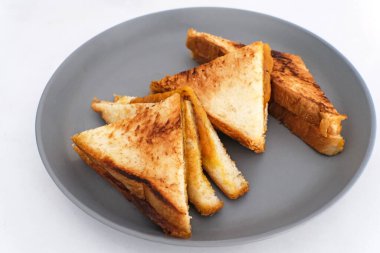 Roti Bakar Selai Srikaya, kaya reçelli kızarmış brioche.