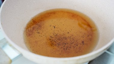 Pişirme yağı ve kızartma yağından arta kalan yağ.