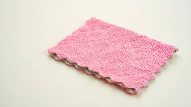 Temiz pembe mikrofiber kumaş beyaz, üst manzara
