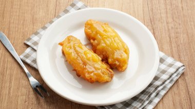 Kızarmış muz ve kaya reçeli veya pisang goreng selai srikaya, Endonezya yemeği