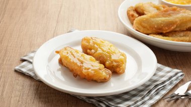 Kızarmış muz ve kaya reçeli veya pisang goreng selai srikaya, Endonezya yemeği