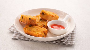 Biber soslu ev yapımı tofu nuggetları.