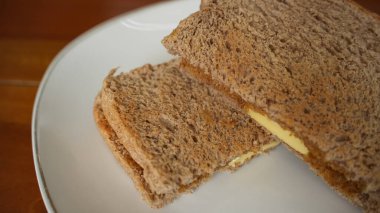 Roti Bakar Selai Srikaya, kaya reçelli kızarmış brioche.