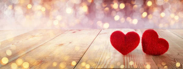 Sevgililer Günü Tahtada Kırmızı Kalp — Stok fotoğraf