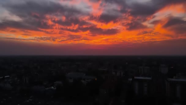 Letecký Letoun Červený Západ Slunce Nad Městem — Stock video