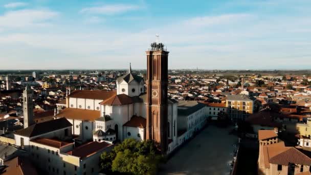 Aerial Drone Ιταλικό Τοπίο Στην Εκκλησία Του Αγίου Πέτρου Και — Αρχείο Βίντεο