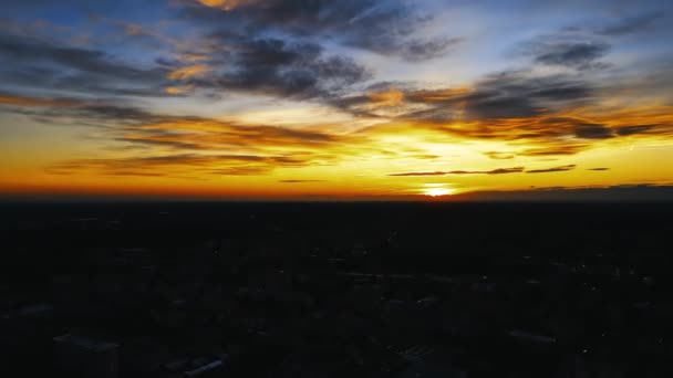 Drone Aéreo Paisagem Outono Pôr Sol Cidade — Vídeo de Stock