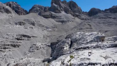 Hava Aracı - Dolomitlerde Ay manzarası