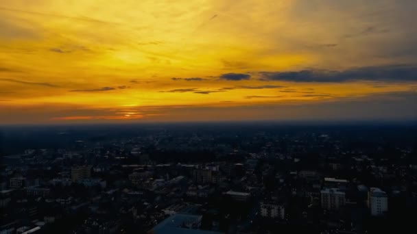 Letecký Letoun Velkolepý Oranžový Západ Slunce Nad Metropolí — Stock video
