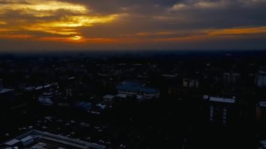 Hava Aracı - Şehrin Günbatımı Panoramik Görünümü