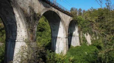 Hava Aracı - Kemer Demiryolu Köprüsü