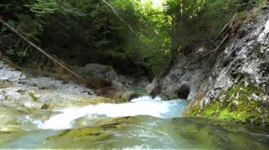 Akıntı ve Kanyonlu Alp Manzarası - 5K