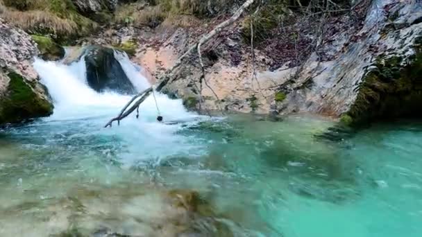 Paisagem Córrego Com Água Azul Turquesa — Vídeo de Stock