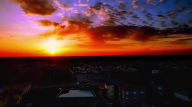 Hava Aracı - Floransa üzerinde Görkemli Kızıl Gün Batımı