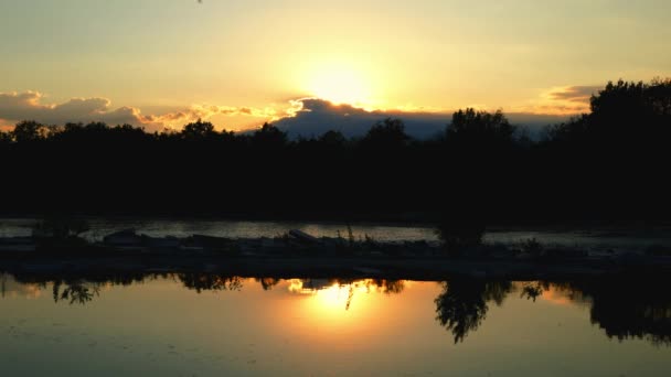 Fantastischer Sonnenuntergang Fluss — Stockvideo