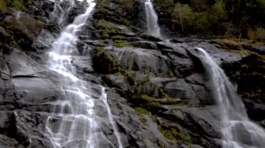  Nardis 'in Dolomite şelalelerinin muhteşem manzarası