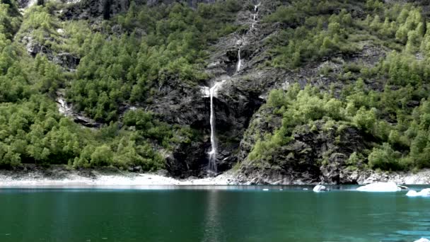 Альпійське Озеро Яке Позбавить Дихання — стокове відео