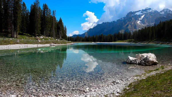 Comme Rêve Lac Alpin Aux Eaux Vert Émeraude Qui Vous — Photo