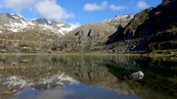 Lago Glacial Los Dolomitas Lugar Mágico Para Explorar Cada Estación — Vídeos de Stock