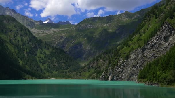 Dağlarda Gizlenmiş Bir Cennet Soluğunuzu Kesecek Turkuaz Suları Olan Alp — Stok video