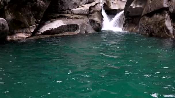 Cascate Ponte Basso Salto Nel Cuore Della Val Genova — Video Stock
