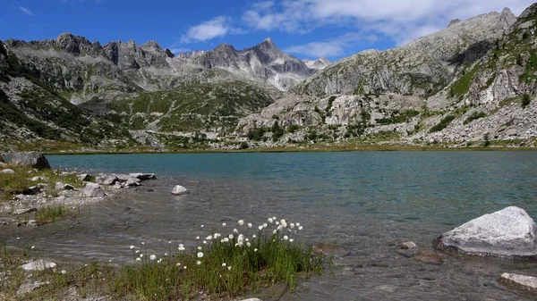 Espectacular Paisaje Alpino Con Lago Esmeralda — Foto de Stock