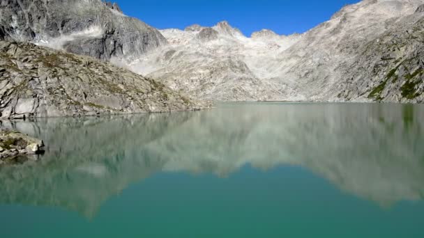 Drone Aéreo Fantástico Norte Europeu Lago Alpino — Vídeo de Stock