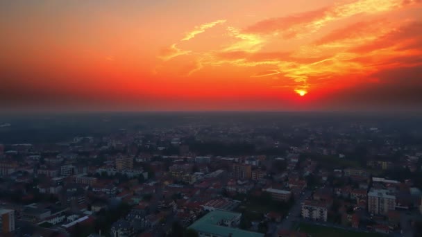 Drohne Aus Der Luft Roter Sonnenuntergang Über Der Stadt — Stockvideo