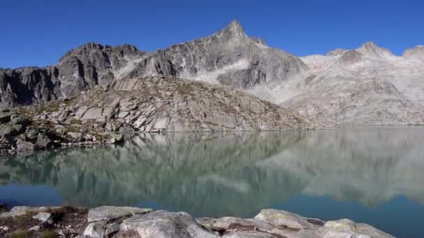 Καλοκαιρινό Τοπίο Στην Παγετώδη Λίμνη Της Βεντρέττας — Αρχείο Βίντεο