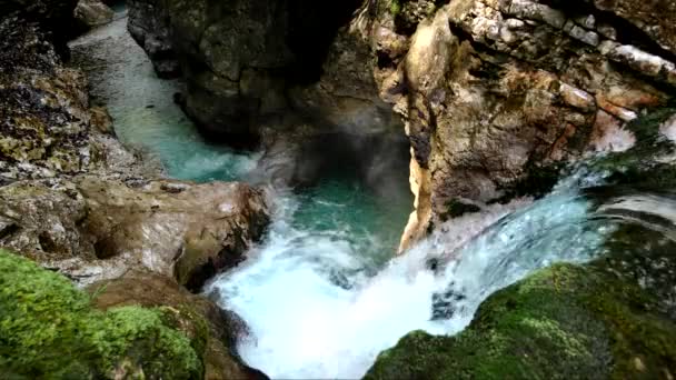 Paesaggio Dolomitico Con Grotte Canyon Torrenti Con Acqua Color Smeraldo — Video Stock