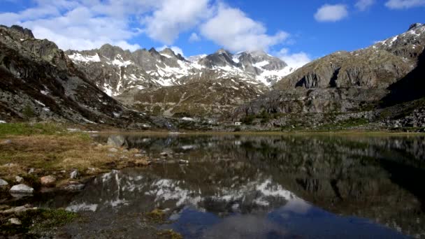 Ледниковое Озеро Корнизелло Спрятанное Сокровище Ретийских Альпах — стоковое видео