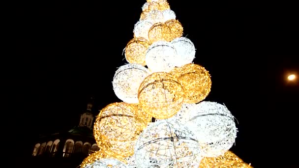 Gece Sahneleri Şehir Meydanındaki Noel Ağacı — Stok video
