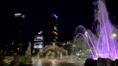  Gece Sahneleri - Milan 'da Antik Çeşme