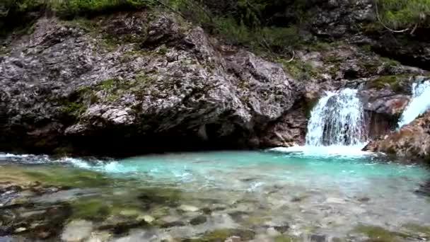 Paisagem Espetacular Riacho Dolomita Com Água Azul Turquesa — Vídeo de Stock