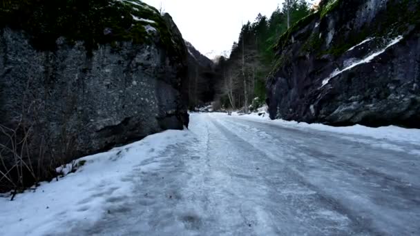 Paesaggi Invernali Strada Del Ghiaccio Nelle Alpi Italiane — Video Stock