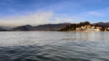 Laveno Mombello Maggiore Gölü 'nde büyülü bir köy.